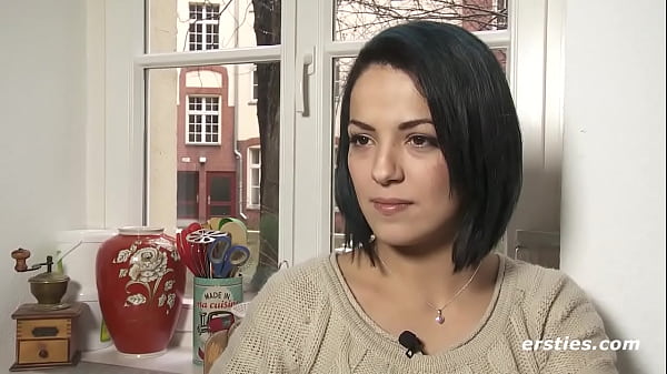 Ersties: Bisexual Babe Masturbates For Us To Watch 