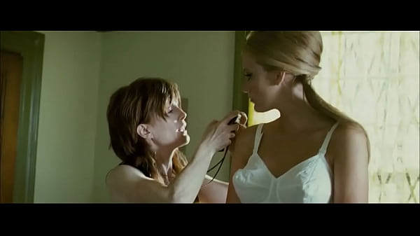 Blake Lively, Christin Sawyer Davis in The Private Lives of Pippa Lee (2009)