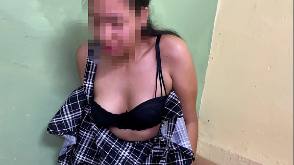 Yo siempre quiero ser la mejor alumna y para lograrlo el cogerme a mi profesor es la mejor manera porque me encanta muchisimo el placer (Sin censura en RED) |Submissiveadventures  