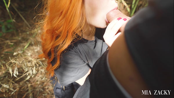 Dei pro meu namorado em um parque - Casal Amador