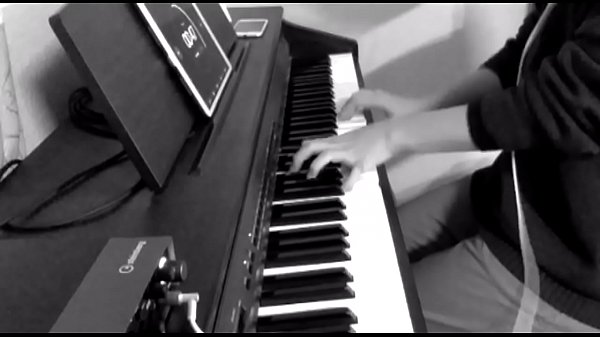 Japanese Fuckin&rsquo; Piano Play!!!! 