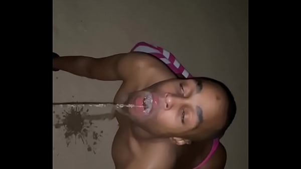 Alson loves Outdoor Golden Shower