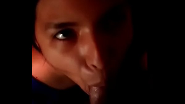 Mi primo se saca la verga y yo me la como