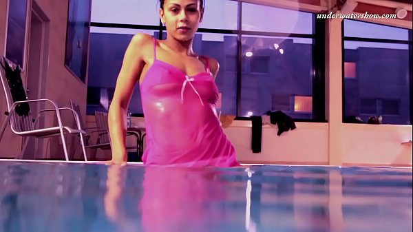 Hot Russian babe swims and strips like hoe 