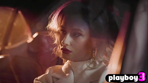 Petite babe exposed sexy body while posing naked and hot babe revealed stunning body