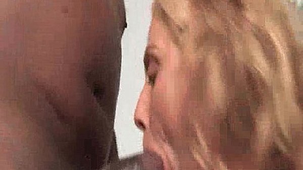 Black Splitting Mom's Pussy