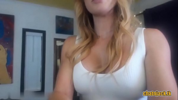 Frisky MILF Nice Tits Double Dildo Live 