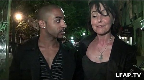 Mature francaise se fait demonter le cul pour sa sexetape