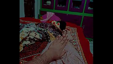 ঠান্ডা যায় না খেতা কম্বল দিয়ে ঘরে একা শুয়ে