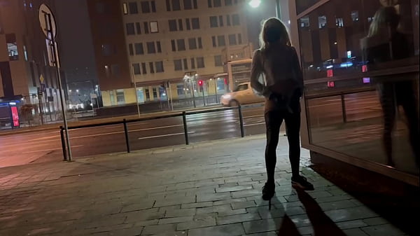 BIG DICK AND JUICY ASS EXHIBITIONIST SHEMALE FLASH CITY CROSSROAD OUTDOOR 