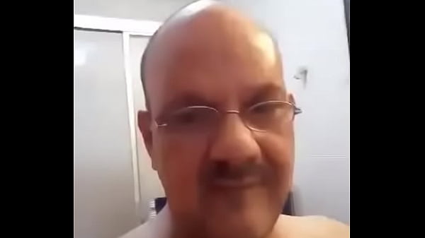 Gay sabroso tocandose el ano pene