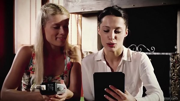 Sweet Cat gets her pussy eaten 