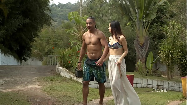 O SOL N&Atilde;O ESQUENTOU S&Oacute; MINHA PELE. MINHA BUCETA TAMB&Eacute;M FICOU EM CHAMAS COM TANTA ROLA QUE TOMEI 