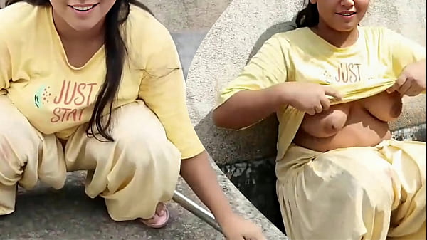 Romance on Roof with Young Married Bhabhi, Desi Outdoor Village Girl Hindi Sex Video  