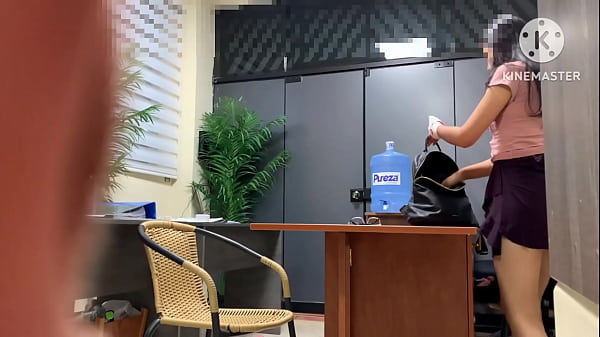 Camara escondida en clases de ingles a amiga colombiana