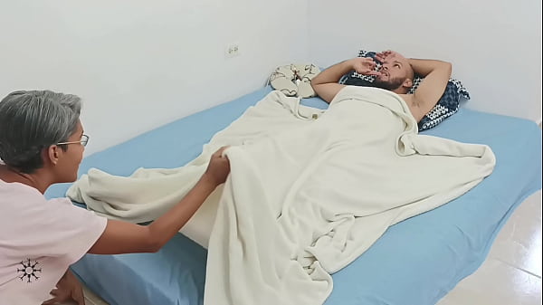 I surprise my stepbrother in his room with a great blowjob, I can't stand it - Porn in Spanish.