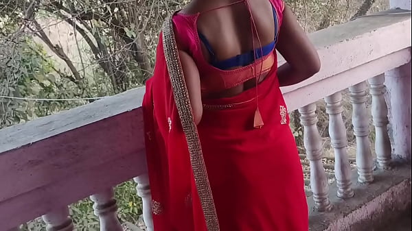 देसी भाभी रोमांस करते समय पकड़ी गही तो पति ने खूब चोद दिया