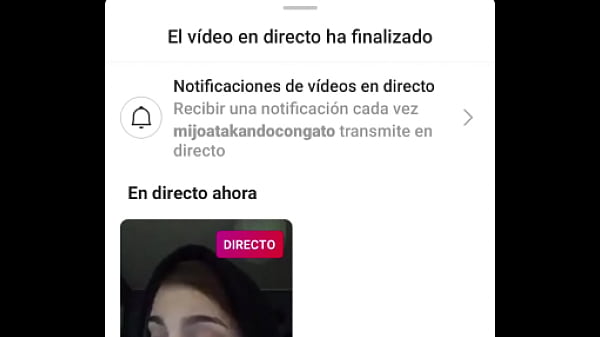 Puta de instagram en vivo muestra las tetas  durante la cuarentena (disculpen que no grave el audio)  
