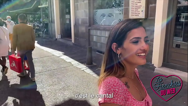 Cette latina adore les bites fran&ccedil;aises