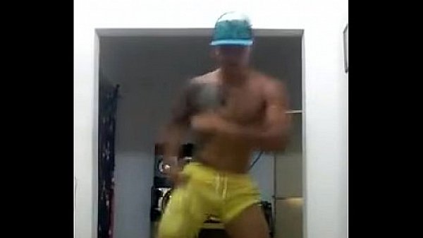 novinho gostoso dan&ccedil;ando gostoso
