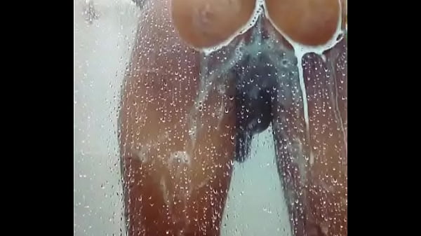 Rico esa ducha solito  