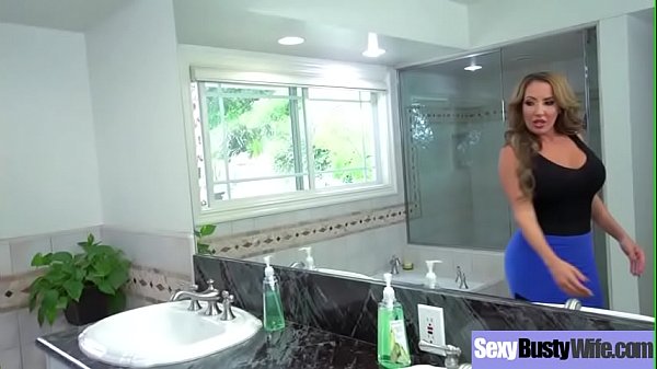 Play In Front Of Cam With Big Tits Housewife (Richelle Ryan) mov-21