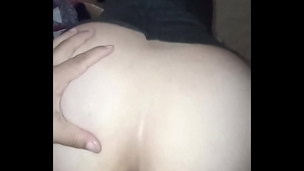 Le encanta sentarse en mi