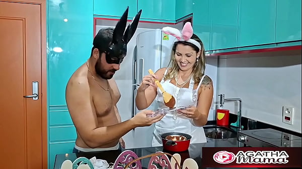 Mama Studio em: P&aacute;scoa especial com a mama! Ganhei um ovo de P&aacute;scoa e ele uma chupada e buceta  