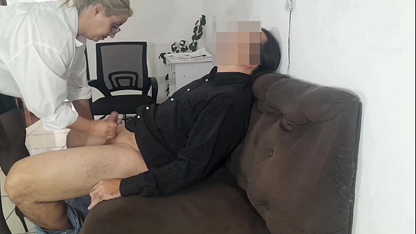 Secret&aacute;ria fode no trabalho