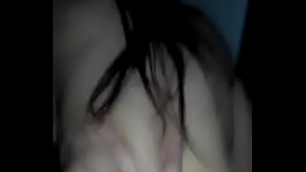 Mi mujer me monta y le meto el dedo