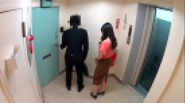 同窓会に参加して同級生と&hellip;と淡い期待していたようだが早め解散でおあずけをくらい憂さ晴らしに来たようだ。