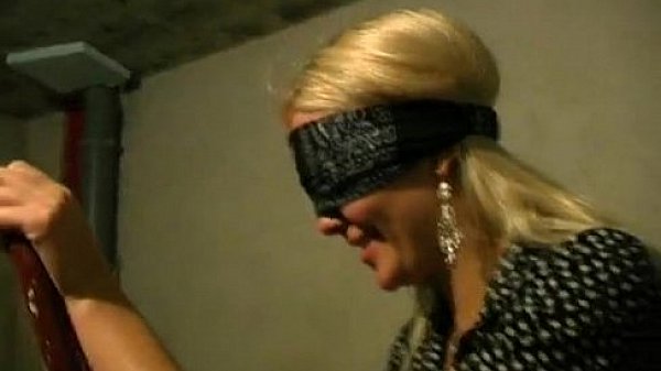 Blindfold girl gets anal sex toy up her ass