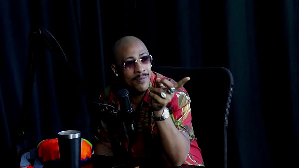 As produtoras pediam exames, tem muito ego nesse ramo, contou de uma situa&ccedil;&atilde;o engra&ccedil;ada, est&aacute; em cartaz, e os atores e atrizes precisam se valorizar - Nego Catra (WATCH ON: SHEER/RED)