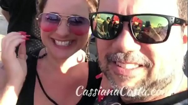 gatinha ninfeta gemendo de quatro