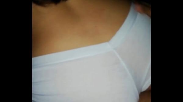 con mi novia culona saltando