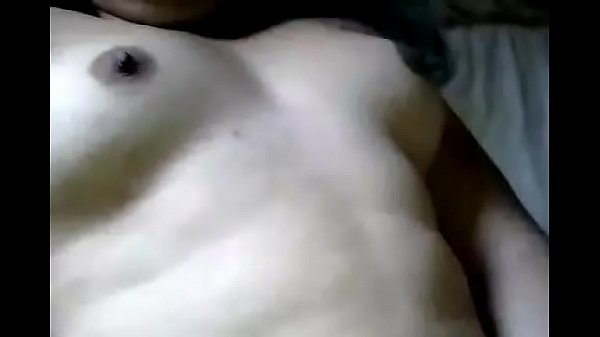 Mi flaka metiendose el dedo  