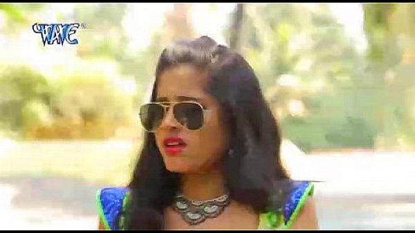 मौलाना साहब अपने शागिर्द को कलमा चूसाते हुए