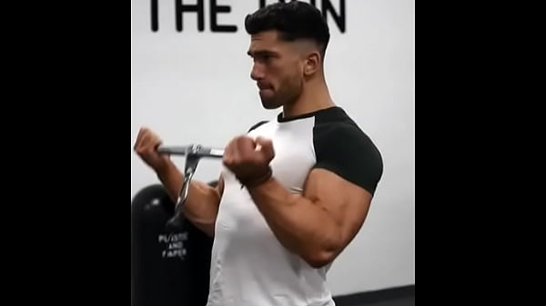 Eu dava gostoso pra ele at&eacute; eu n&atilde;o aguentar mais  