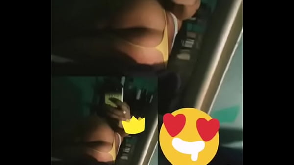 Pidiendo leche en su culo