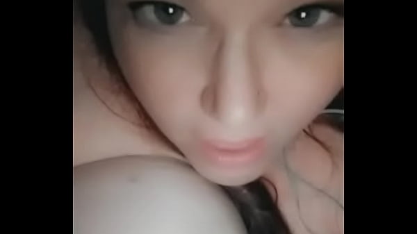 Sexy big titts does a little show  