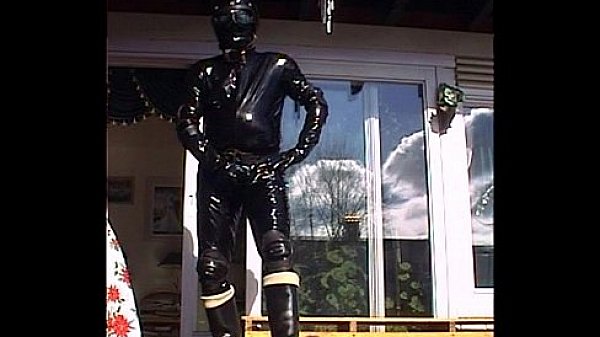 Roxina2003RubberOxInFullOutf300303XXXL.MPG