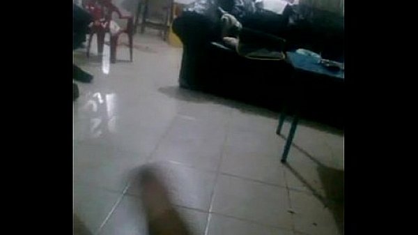 se masturba pensando q c coje a mi esposa y lo dice en voz alta