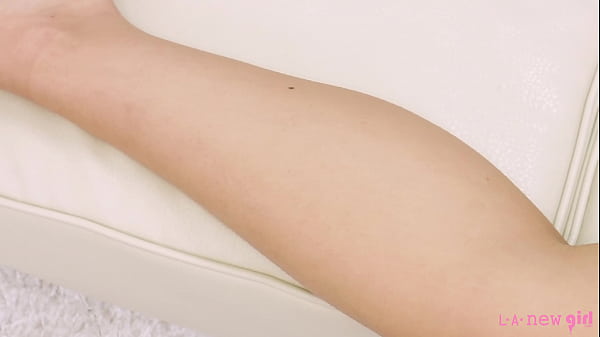 Sweet teen shows her amazing body