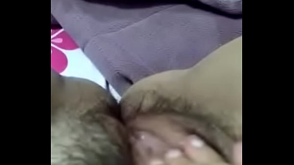 Buceta peluda se masturbando gostoso