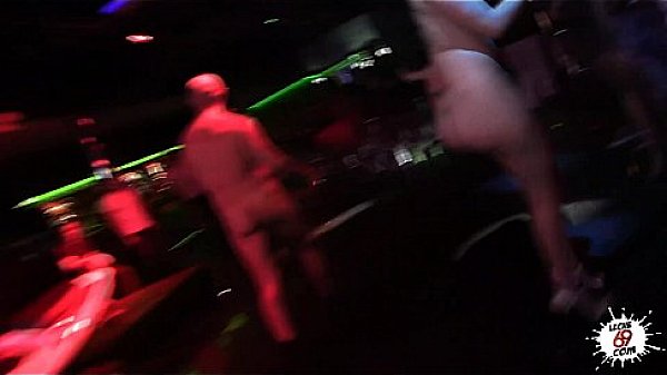 follada con p&uacute;blico ingl&eacute;s sexparty