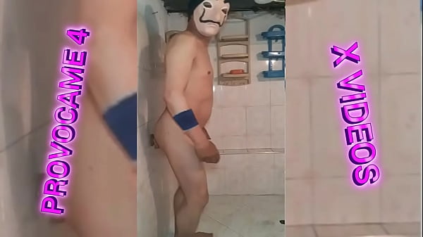en el ba&ntilde;o se mansturba rico 