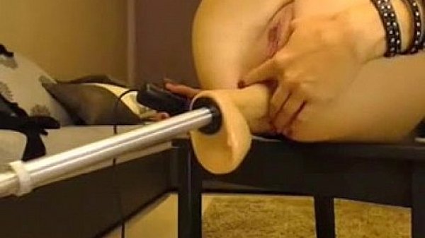 Blonde Fuck Machines Her Ass on Cam