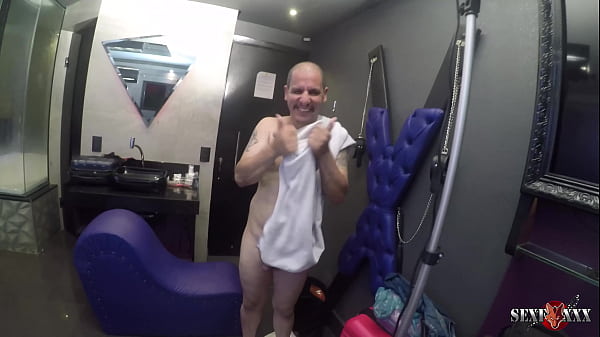 Bastidores - Os dois tomam banho depois da cena, ela mostra o cu e a buceta arrobado  - Samuray Farias - Paola Gurgel 