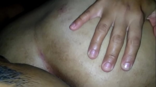 Le gusta que le grabe el culo  