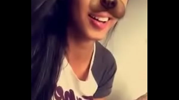 STEFANI HADASSAH DO FACEBOOK MOSTRANDO VIDEO SENSUAL DELA NO CELULAR